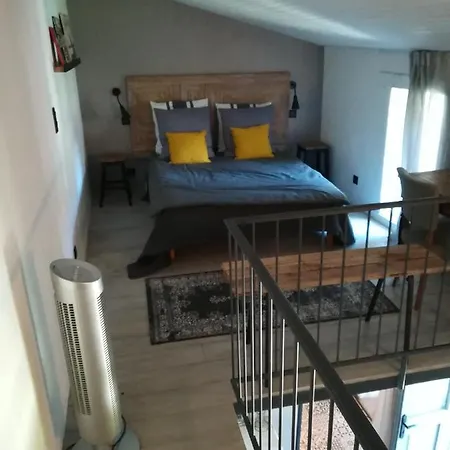 La Petite Maison Bed & Breakfast Laroque-Timbaut