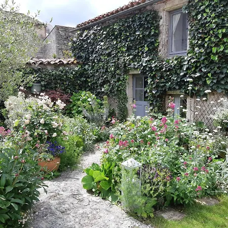 La Petite Maison Bed & Breakfast Laroque-Timbaut