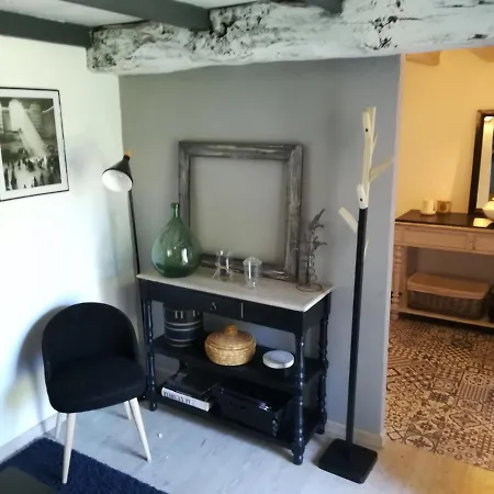 Bed & Breakfast La Petite Maison Laroque-Timbaut