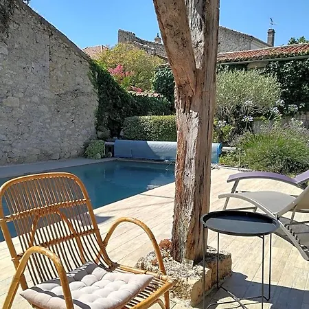 La Petite Maison 3* Laroque-Timbaut