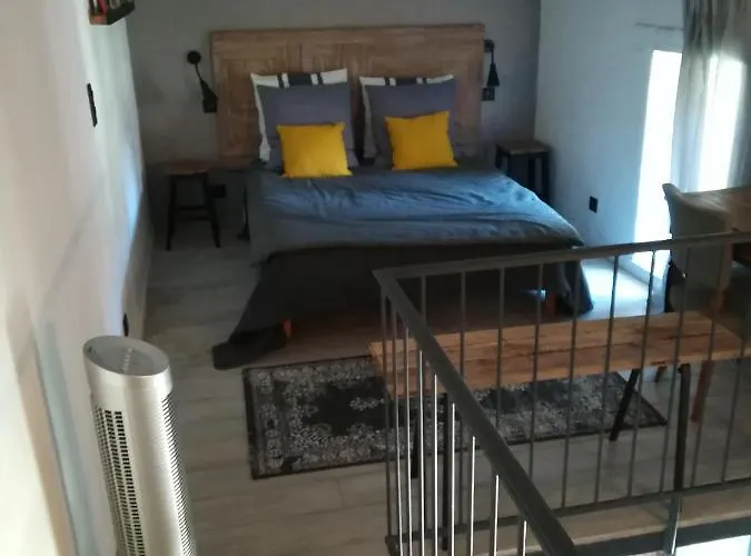 La Petite Maison Bed & Breakfast Laroque-Timbaut