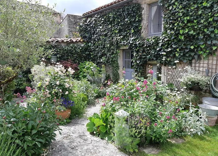 La Petite Maison Bed & Breakfast Laroque-Timbaut
