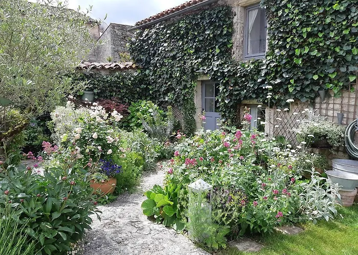 La Petite Maison Bed & Breakfast Laroque-Timbaut